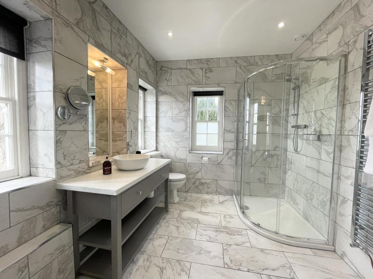 The Mount Somerton Retreat - Nr Bruton, Glastonbury, The Spectacular Wells Cathedral, Millfield School, Leonardo Helicopters, Yeovilton Room photo
