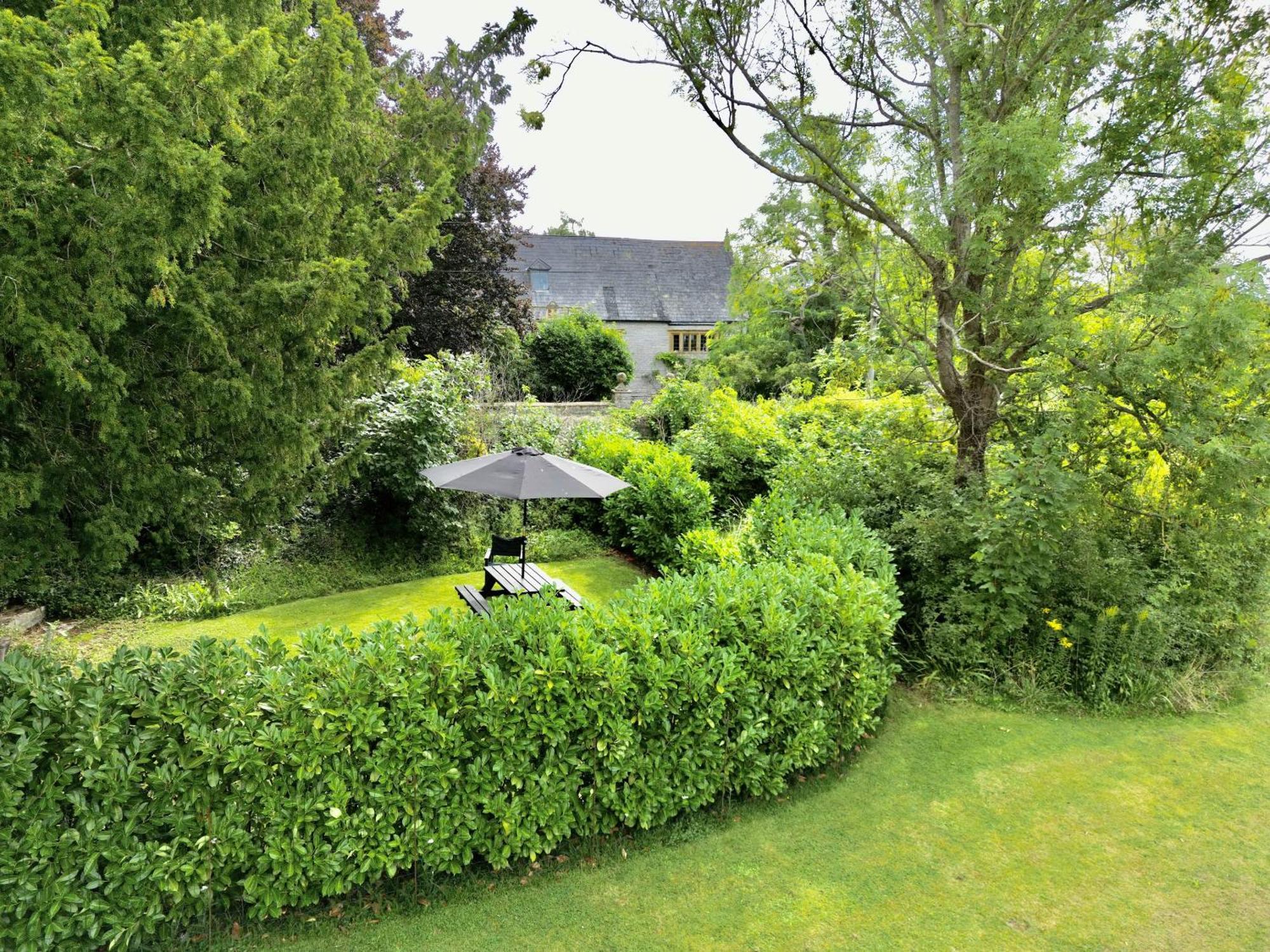 The Mount Somerton Retreat - Nr Bruton, Glastonbury, The Spectacular Wells Cathedral, Millfield School, Leonardo Helicopters, Yeovilton Exterior photo