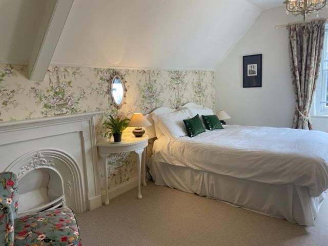 The Mount Somerton Retreat - Nr Bruton, Glastonbury, The Spectacular Wells Cathedral, Millfield School, Leonardo Helicopters, Yeovilton Exterior photo